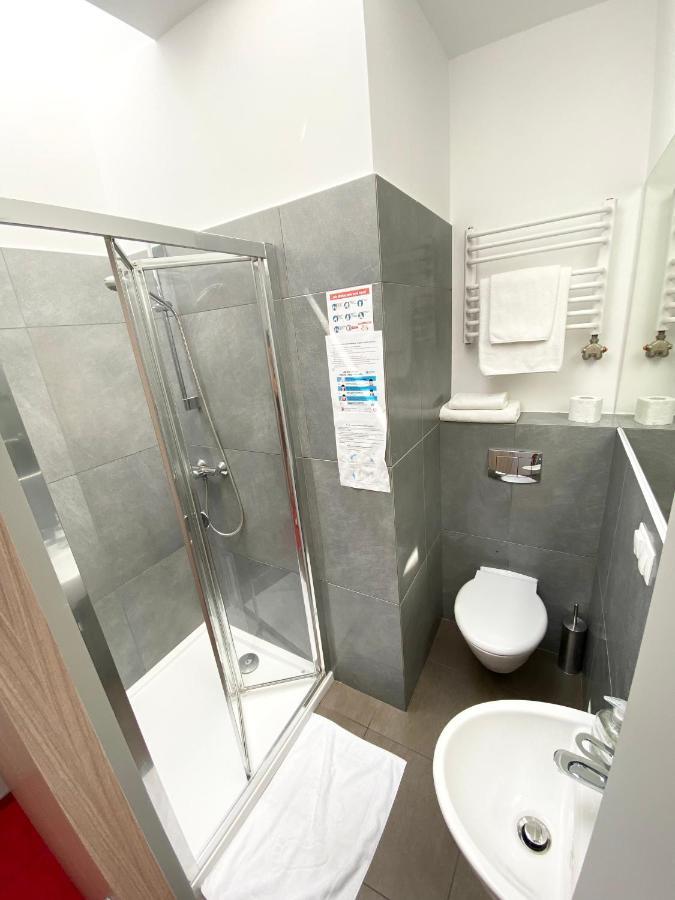 Hostel Promenada Rzeszow Bagian luar foto