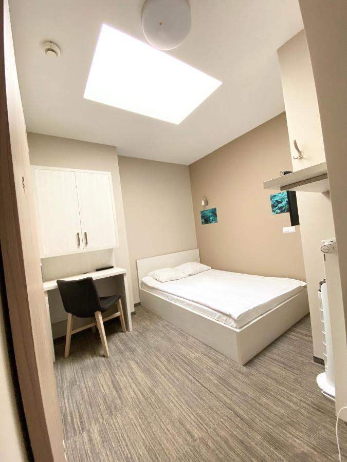 Hostel Promenada Rzeszow Bagian luar foto