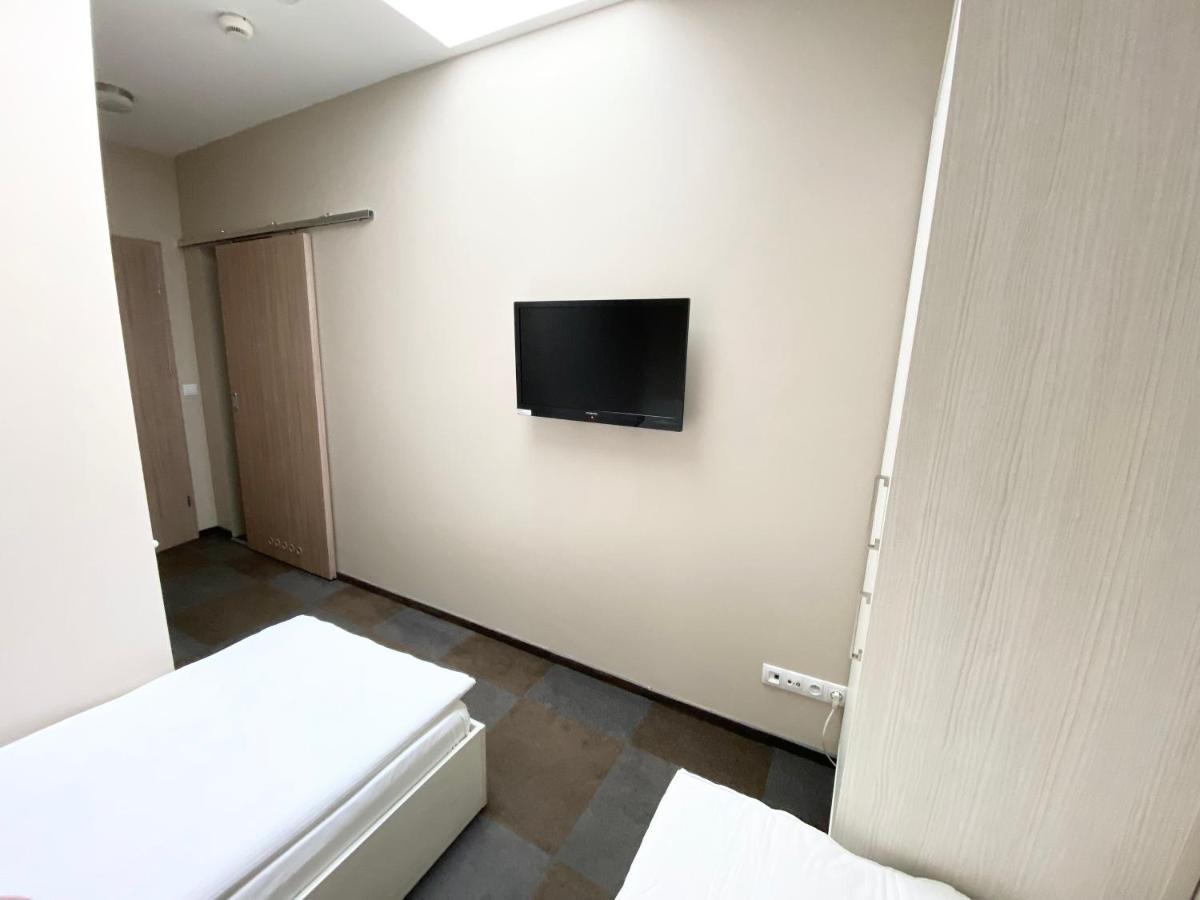 Hostel Promenada Rzeszow Bagian luar foto