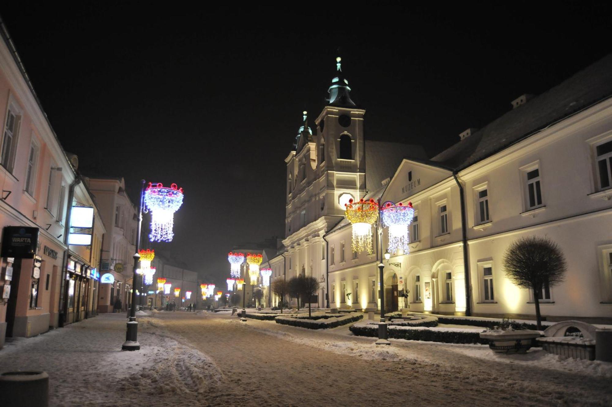 Hostel Promenada Rzeszow Bagian luar foto