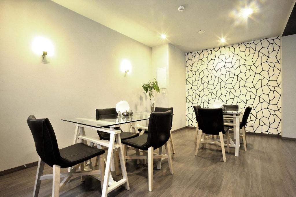Hostel Promenada Rzeszow Bagian luar foto